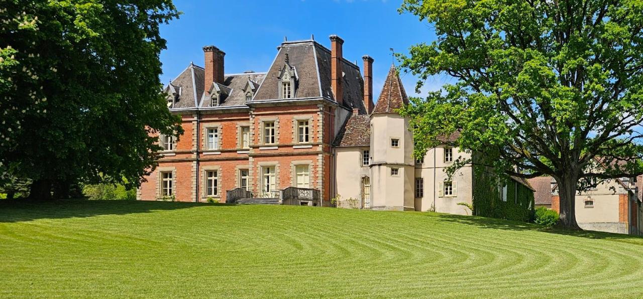 Couches Chateau De Montpatey Bed & Breakfast エクステリア 写真