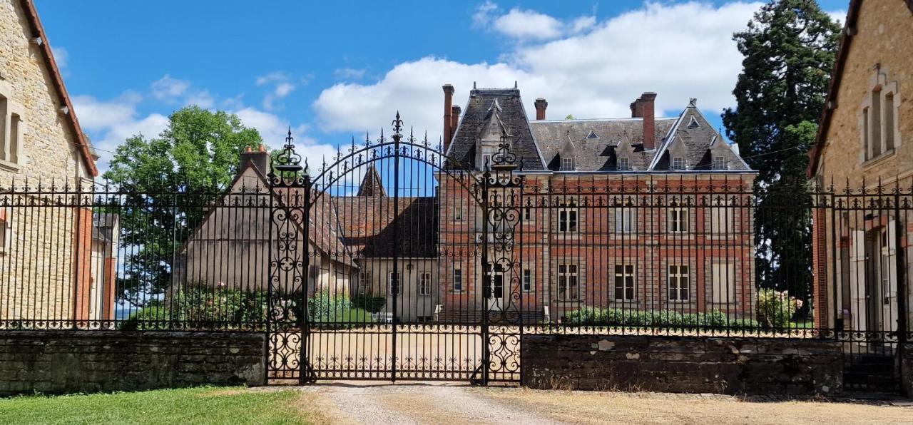 Couches Chateau De Montpatey Bed & Breakfast エクステリア 写真